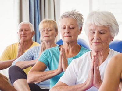 YOGA Adultos Mayores